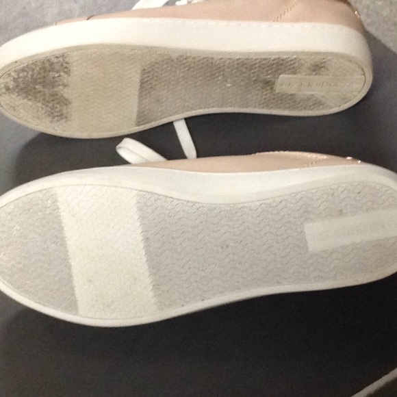 Liz Claiborne blush pink and rose gold sneakers, 8 - Picture 7 of 7